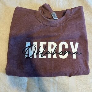 Gildan Burgundy Graphic Sweatshirt